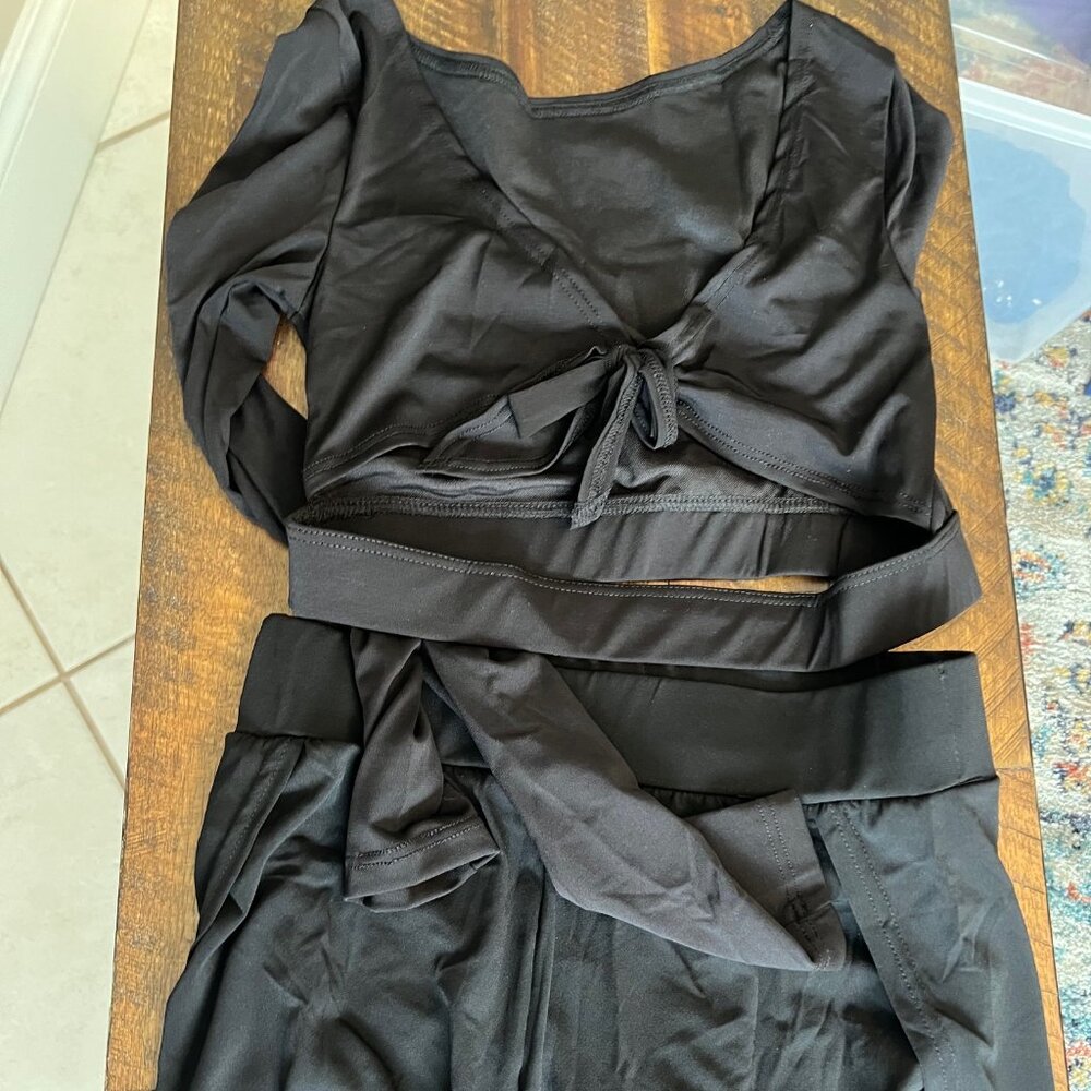 Weissman Black Spliced jogger pants and Black wrap top MA